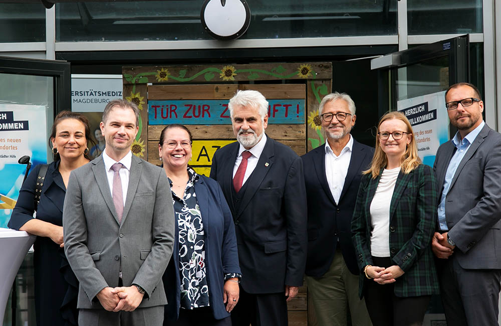 Gruppenfoto Neuer Ausbildungsstandort für Pflegeberufe